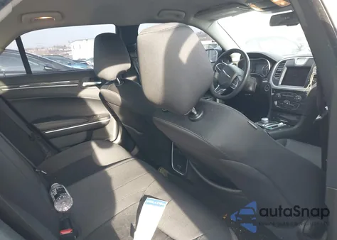 2022 Chrysler 300 Touring z USA, uszkodzony, nr VIN 2C3CCAAG6NH198791